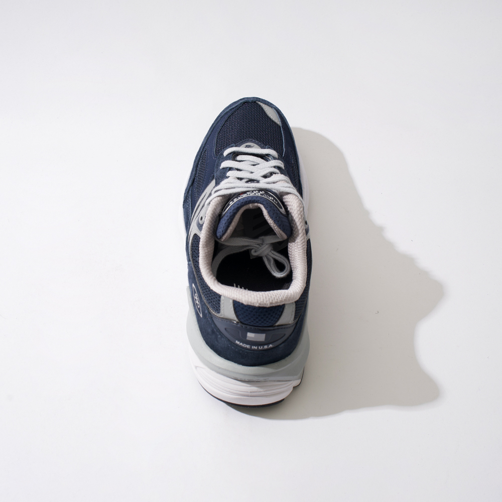 New Balance NB 960 男鞋 海軍藍白色 美製 麂皮 緩衝 經典 復古 休閒鞋 M990NV6-2E