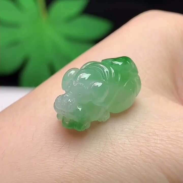 翡翠飄綠生肖狗,天然翡翠A玉, 緬甸玉, Jade, Jadeite