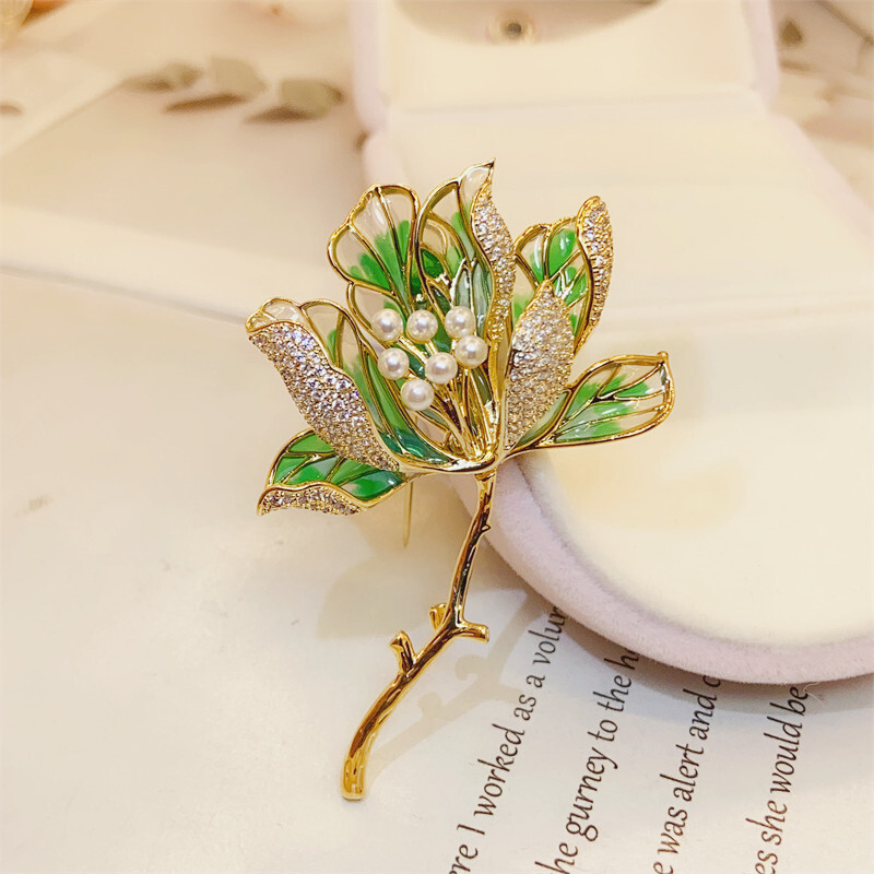 鑲鑽木槿花胸針