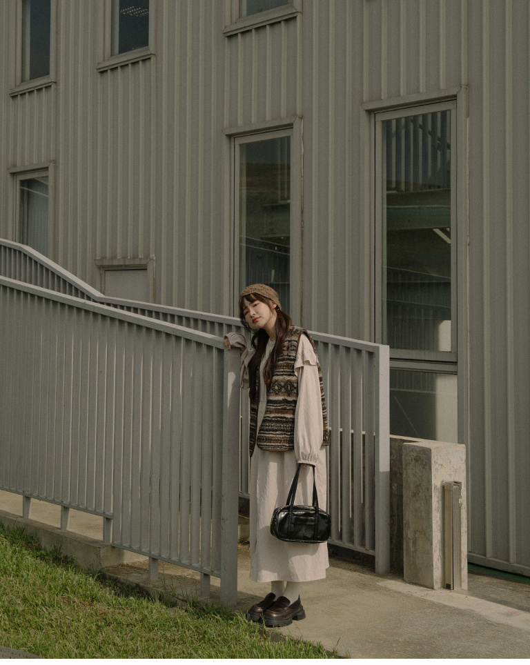 3D lace-trimmed knitted beanie, available in three colors【07020988】in stock+pre-order