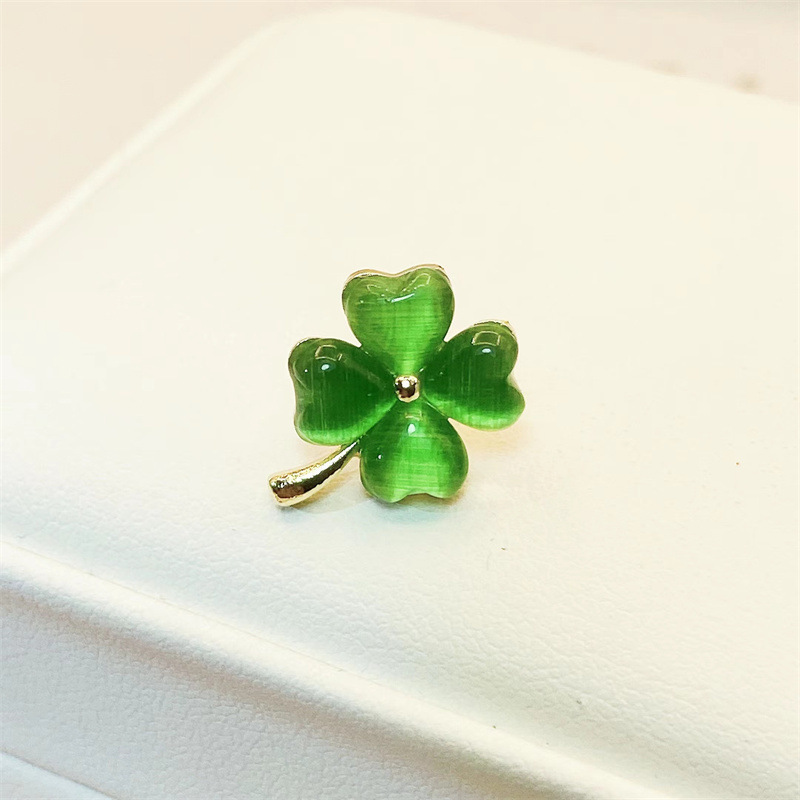 小幸運四葉草胸針