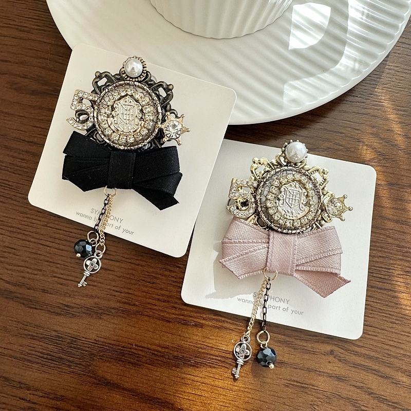 英倫蝴蝶結徽章胸針