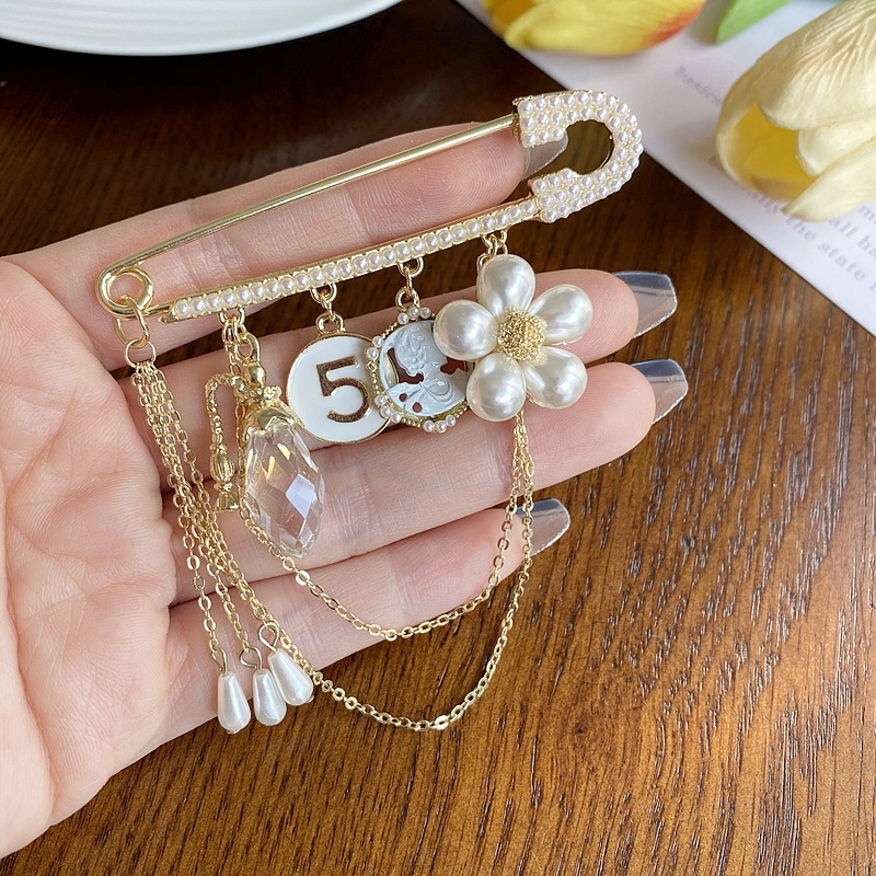 小香水鑽珍珠花胸針