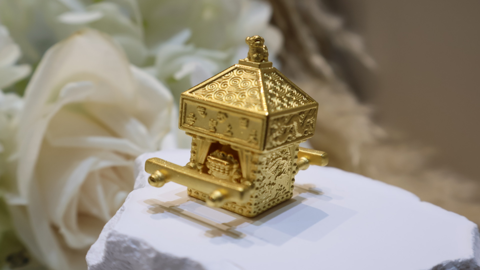 龍紋神轎金擺件