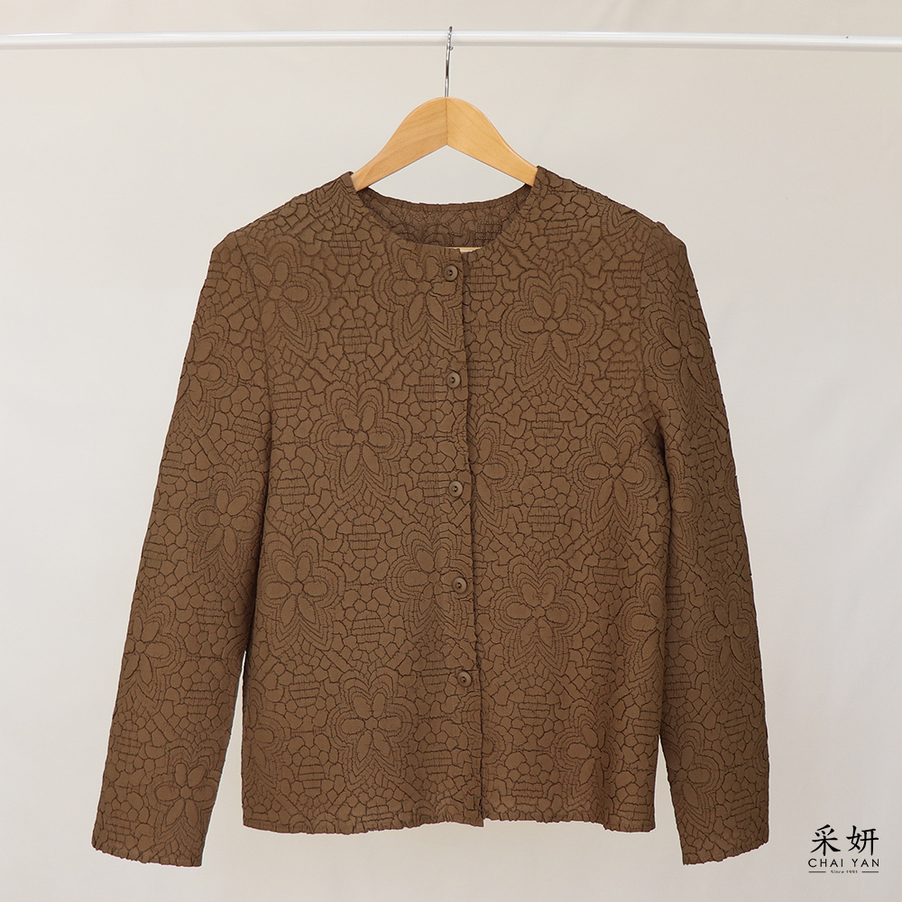 素色壓皺花朵圓領開襟長袖上衣