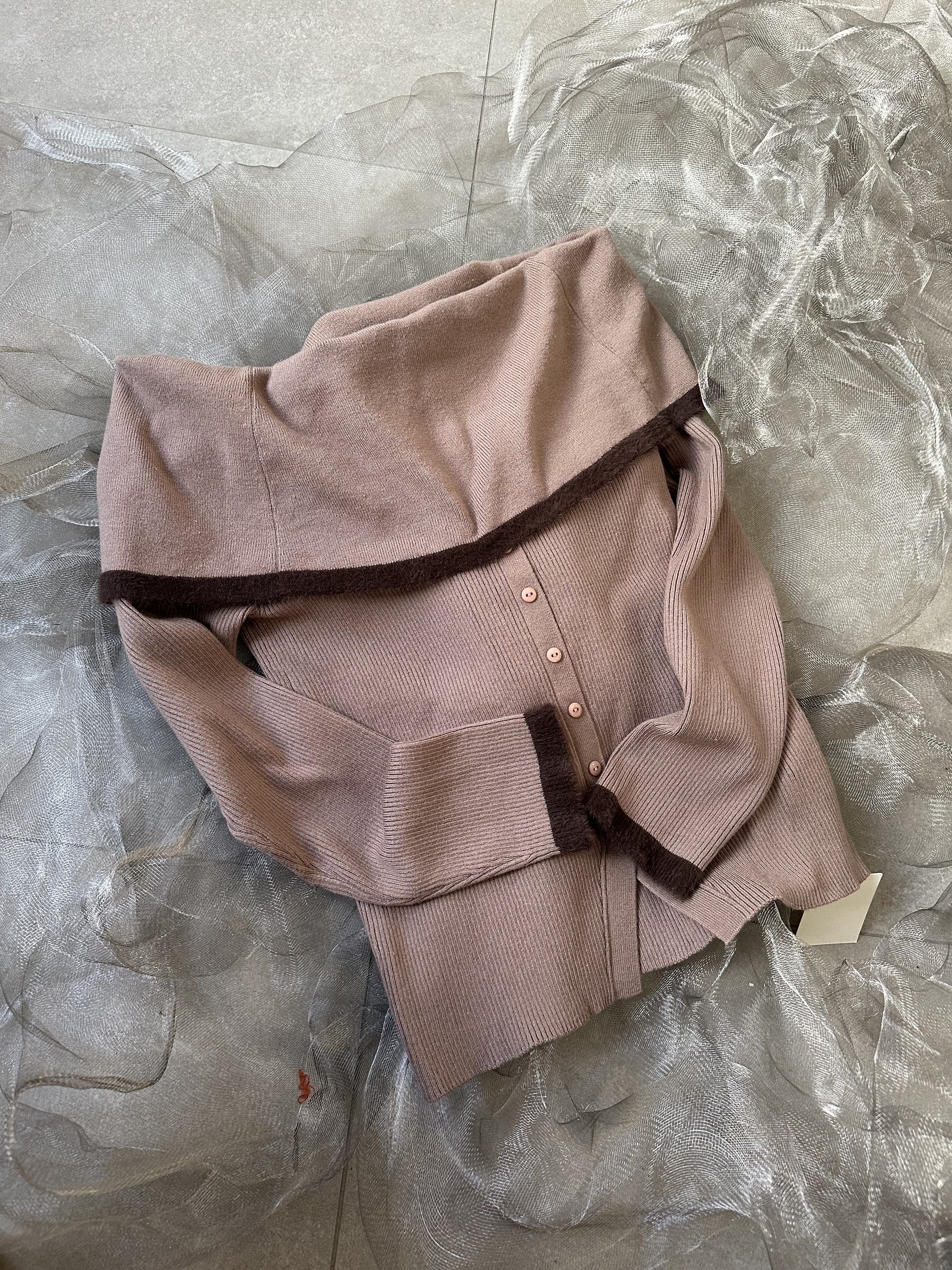 優雅一字肩針織上衣 - BL53888