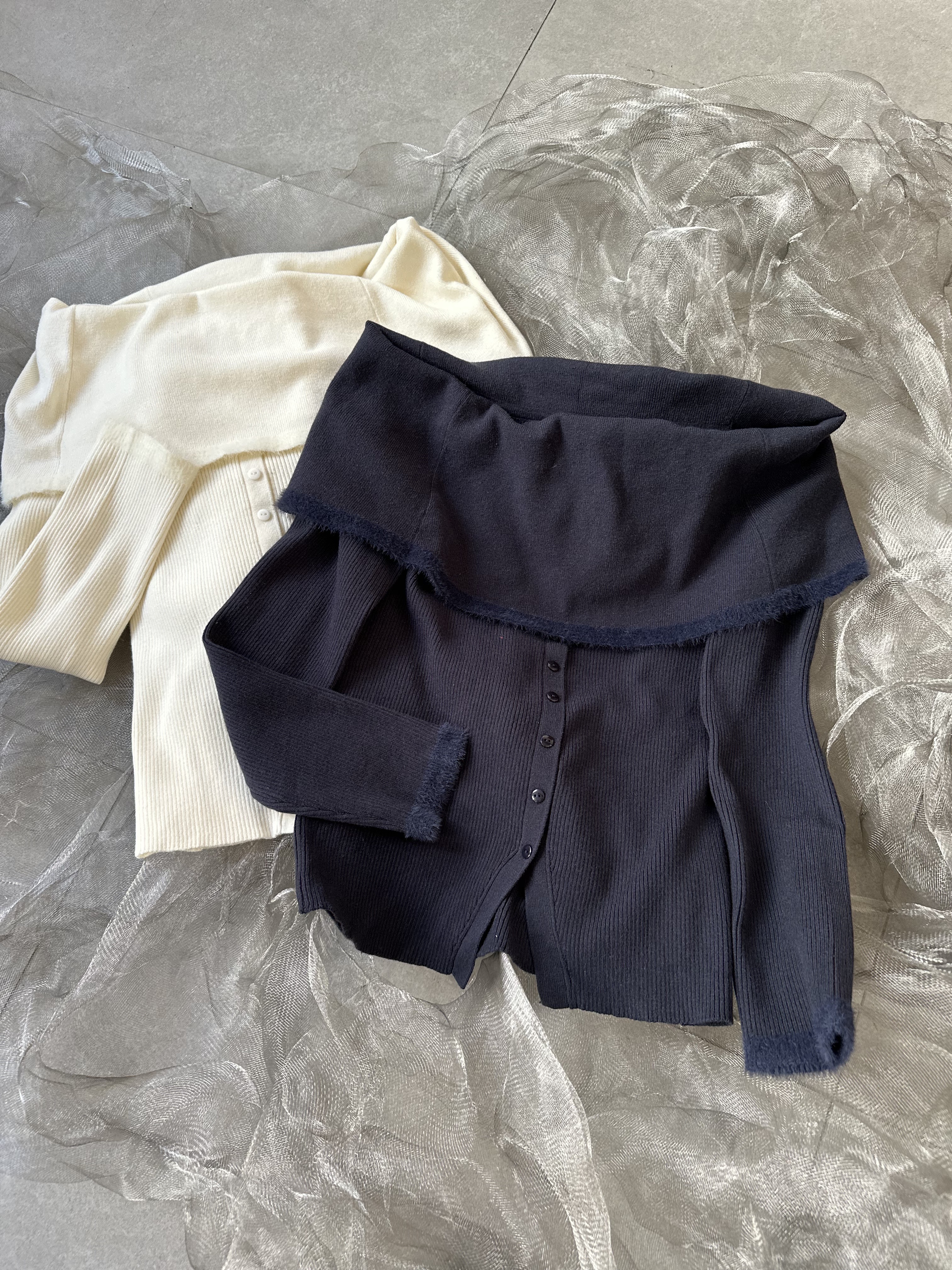 優雅一字肩針織上衣 - BL53888