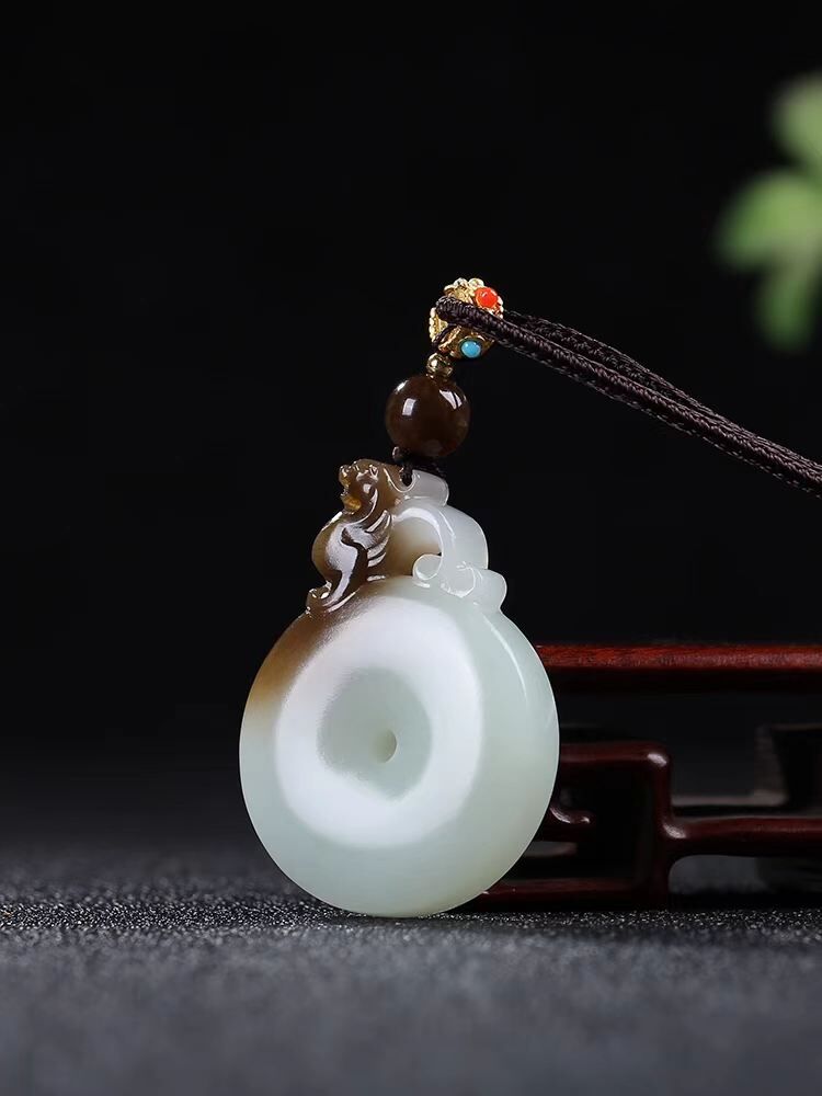 1117127 和田玉招財納福