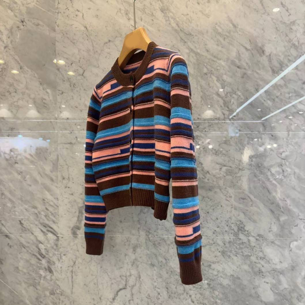 復古女子多配色橫條紋圓領排釦短版外套