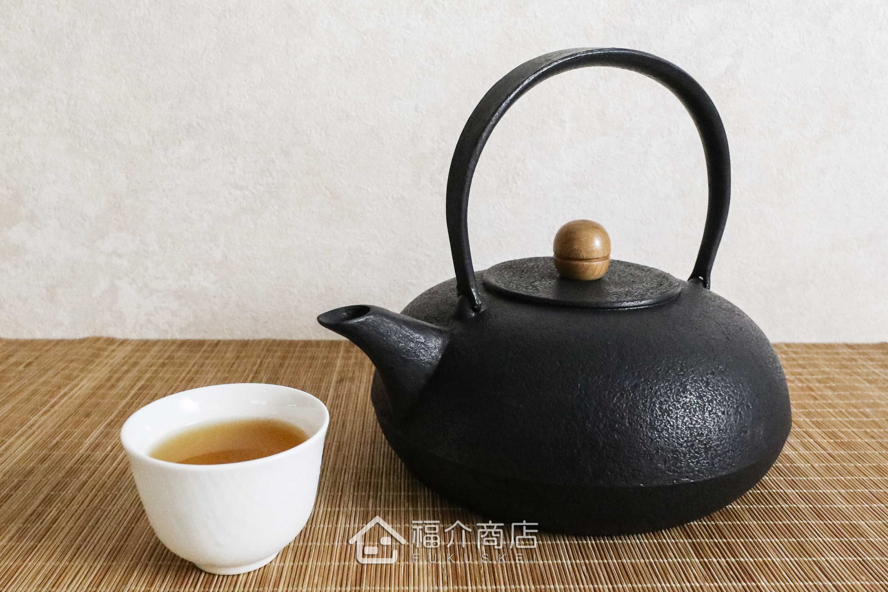 薰山工房所製作煮水泡茶用的鐵壺