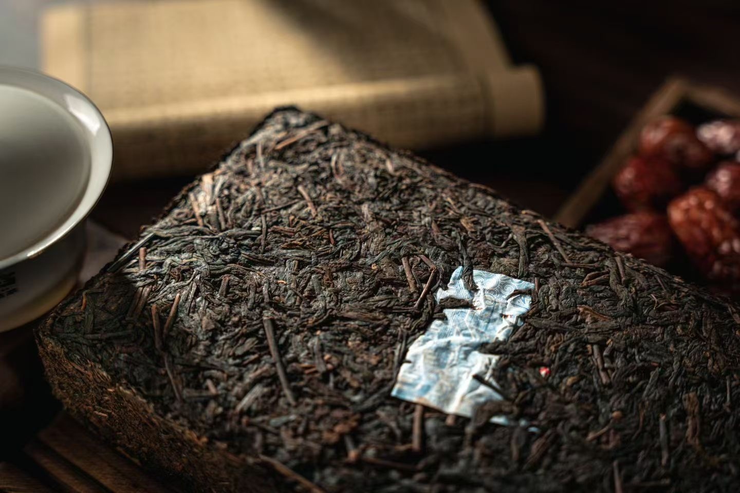 2024年大益普洱熟茶棗香磚2401批1000克茶磚