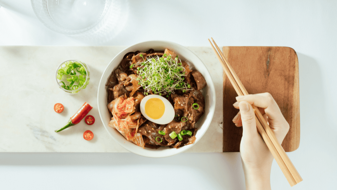 一寸鮮三日苗怎麼吃?三日苗免煮免切,飲用水中洗就可以食用,搭配鹹食便當蓋飯都超搭(很解膩)