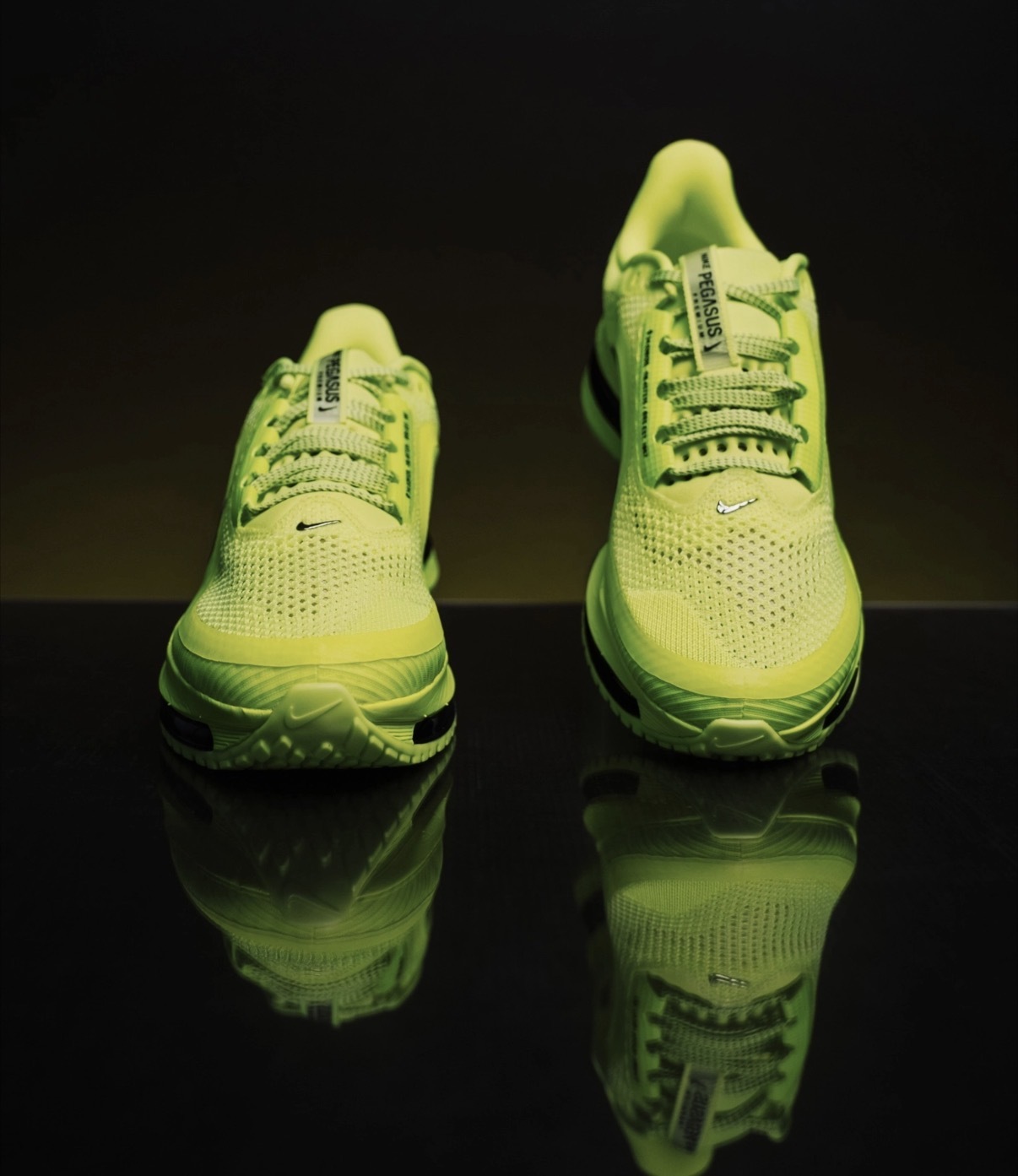 男鞋 NIKE PEGASUS PREMIUM 螢光綠 氣墊 緩震 輕盈 運動鞋【HQ2592-700】