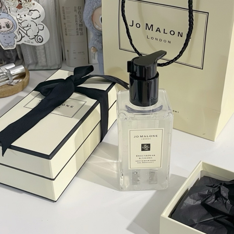 Jo Malone 英國梨與小蒼蘭潔膚露 250ml
