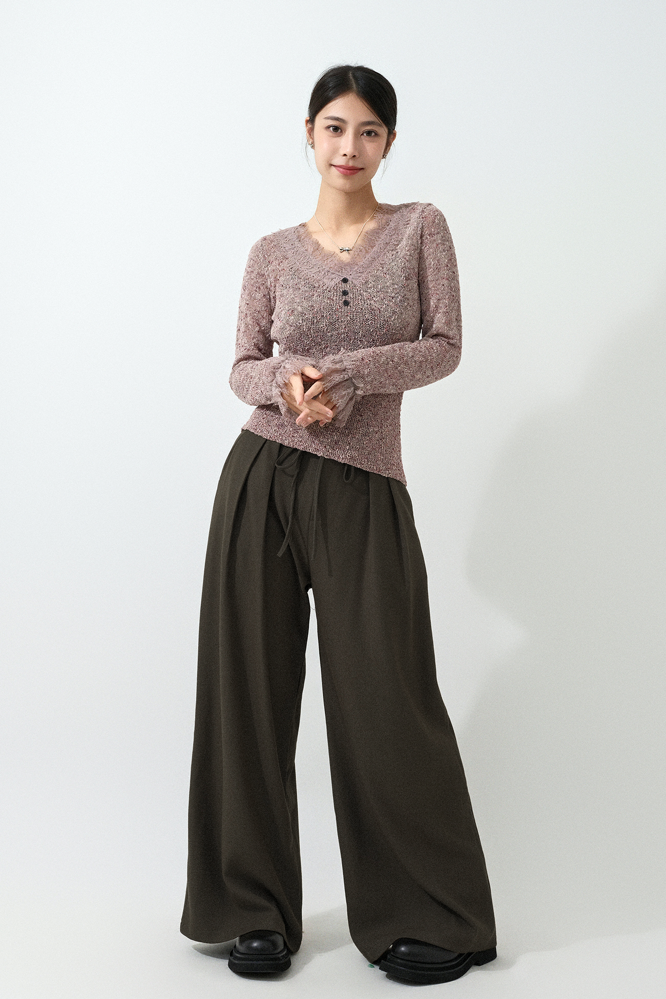 蕾絲領邊混色粒粒線上衣 (預購產品）