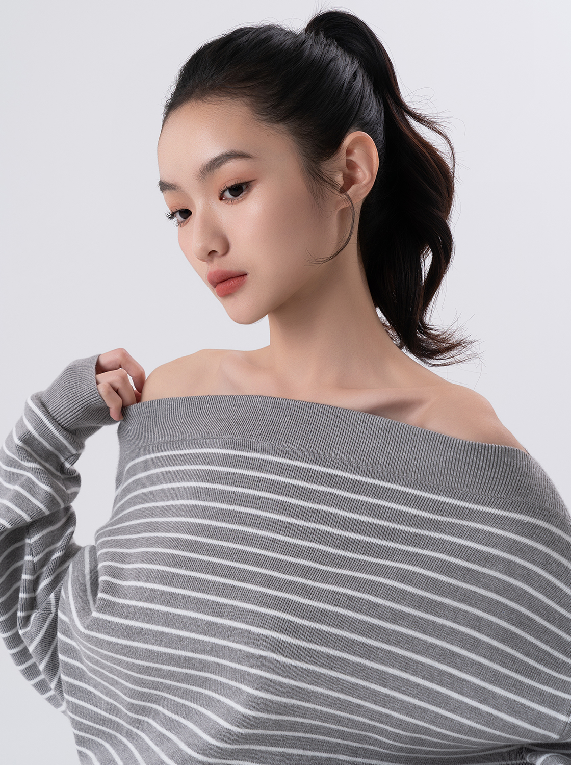 【期間限定】條紋極簡平領長袖針織