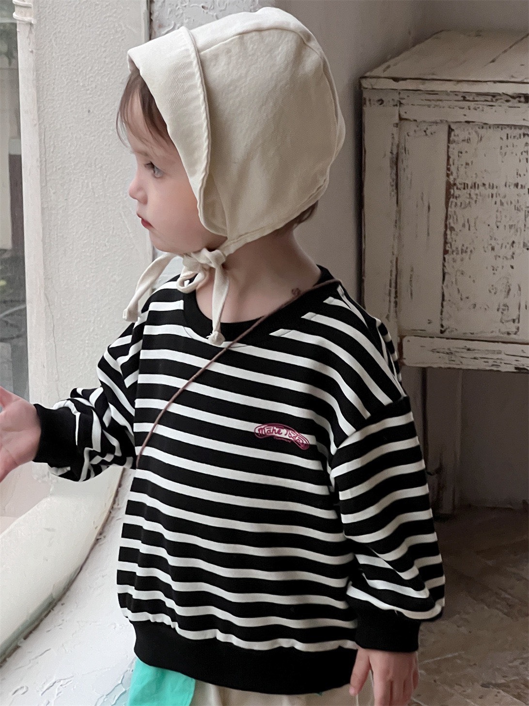 黑白條紋圓領上衣