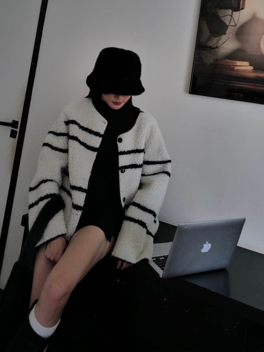 韓版QQ毛條紋皮毛外套*2色