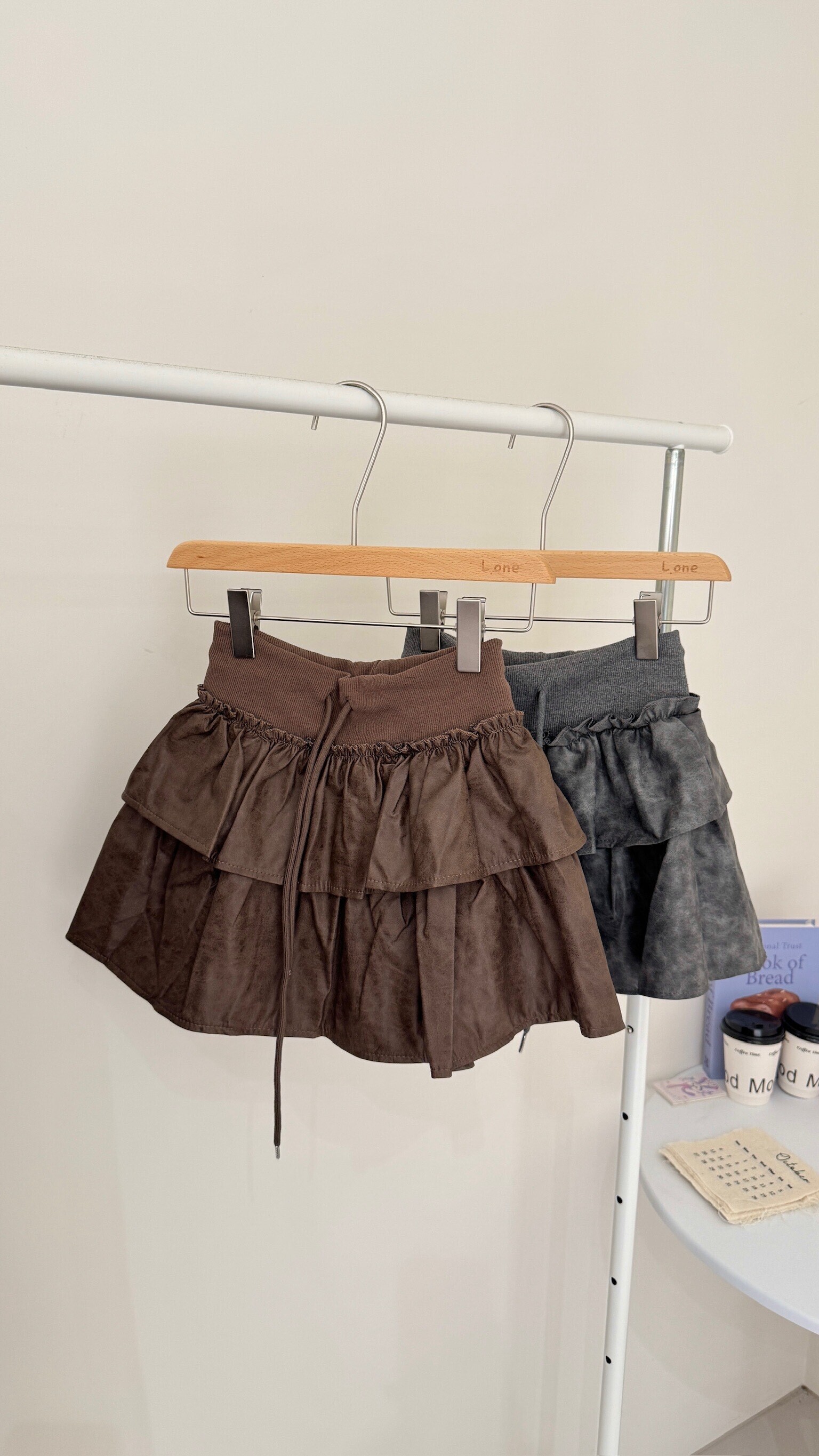 水洗感皮革蛋糕短裙