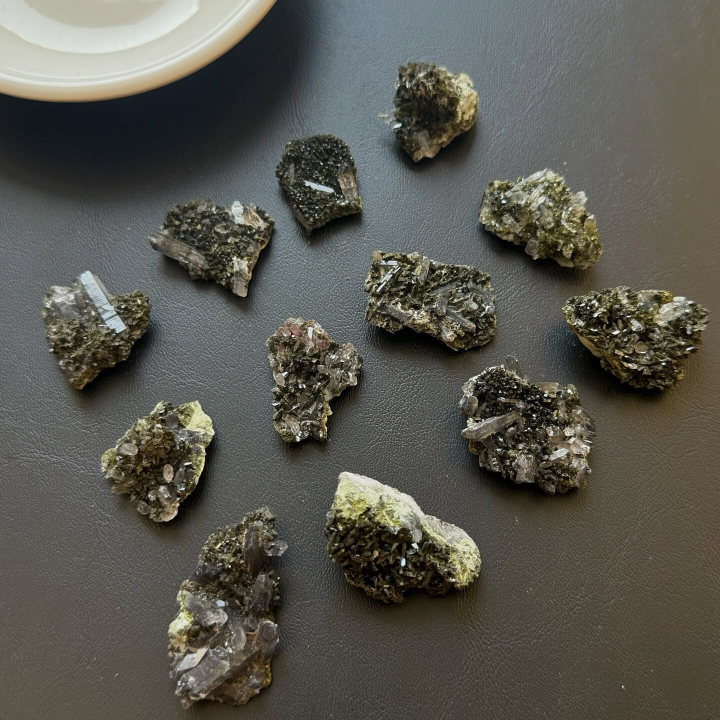 [原石] 綠碧璽共生石英 原礦