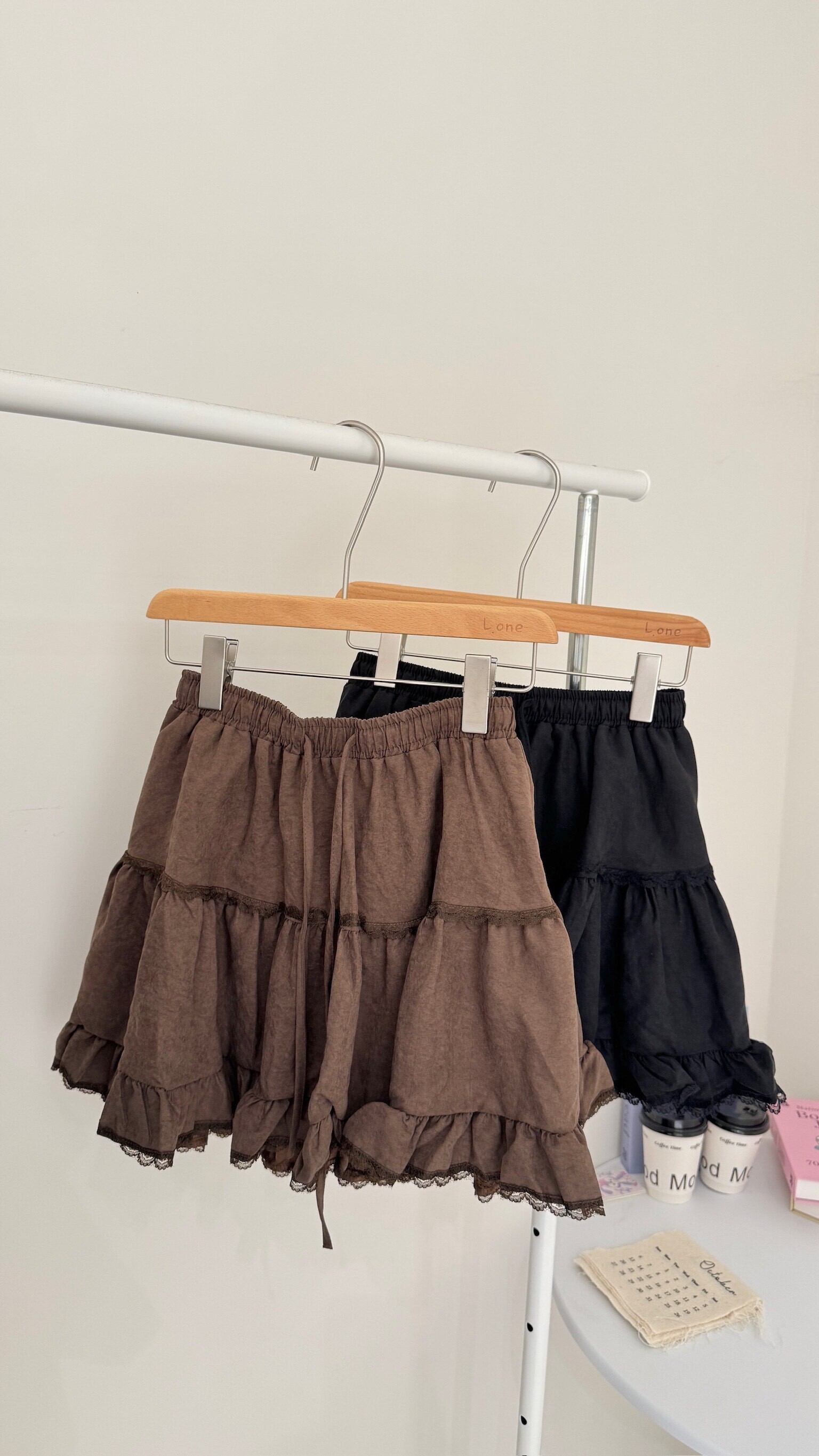 蕾絲滾邊麂皮蛋糕裙