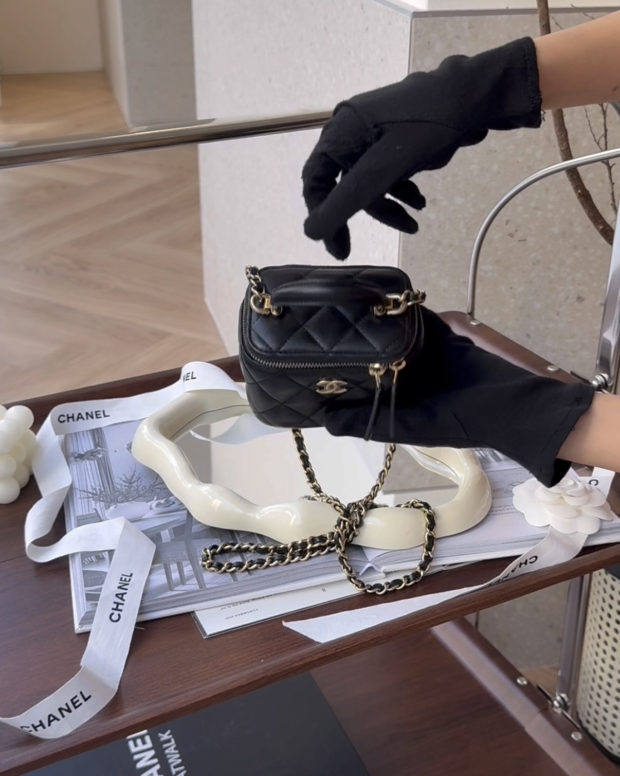 CHANEL｜手柄小盒子 黑金