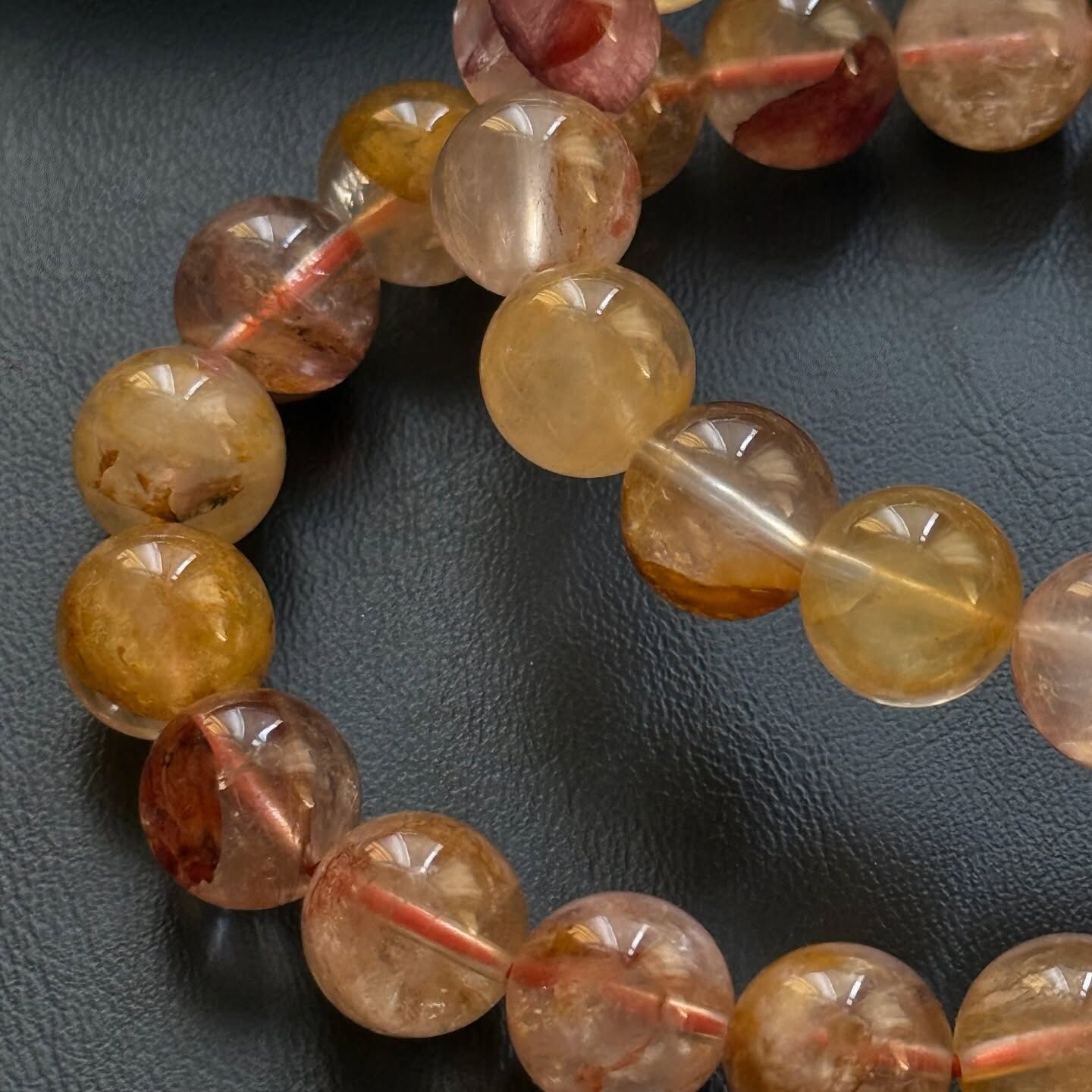 [原石] 黃膠花+紅膠花 水晶手串