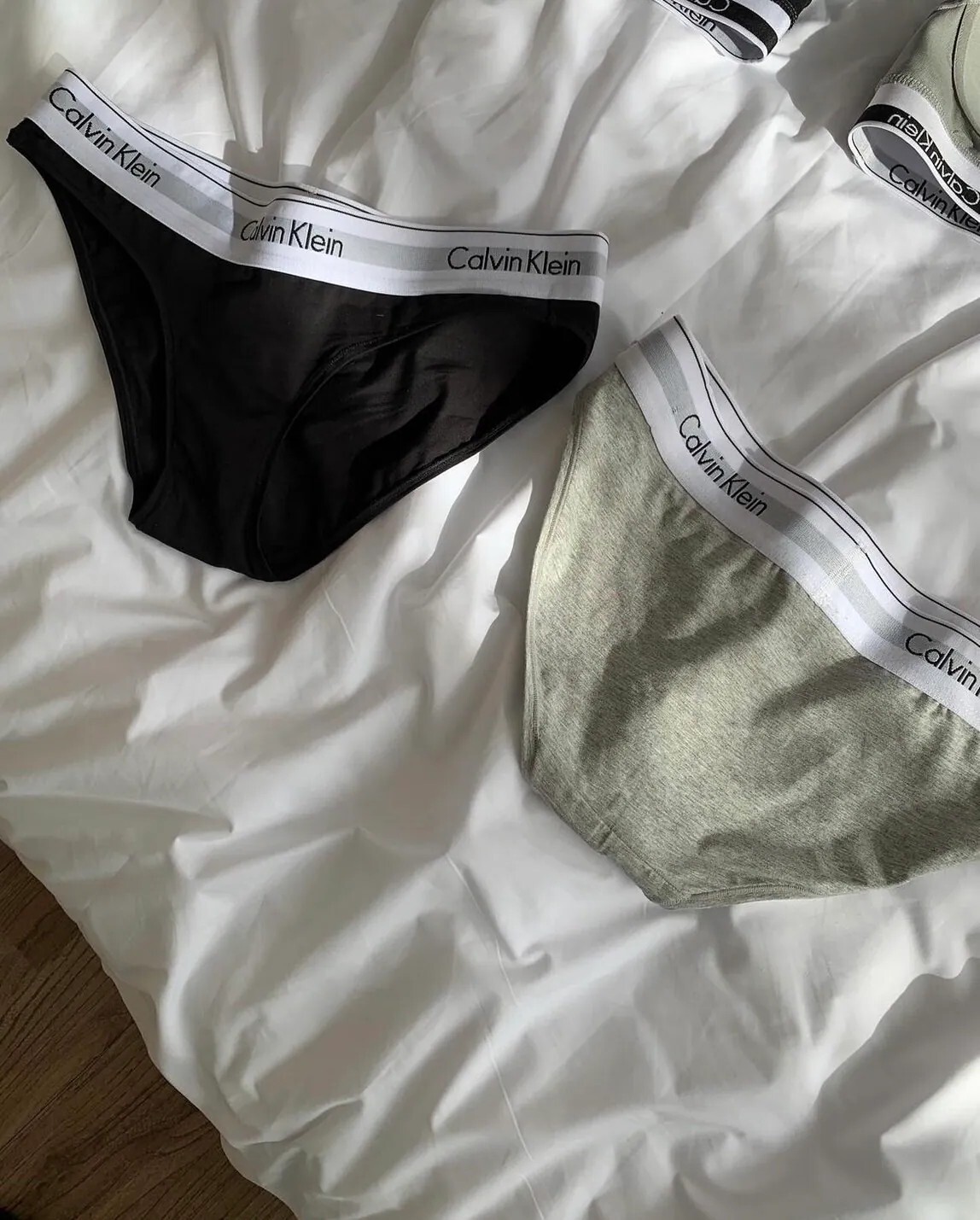 【逢甲 FUZZY】<黑五下殺> Calvin Klein 無縫線內褲