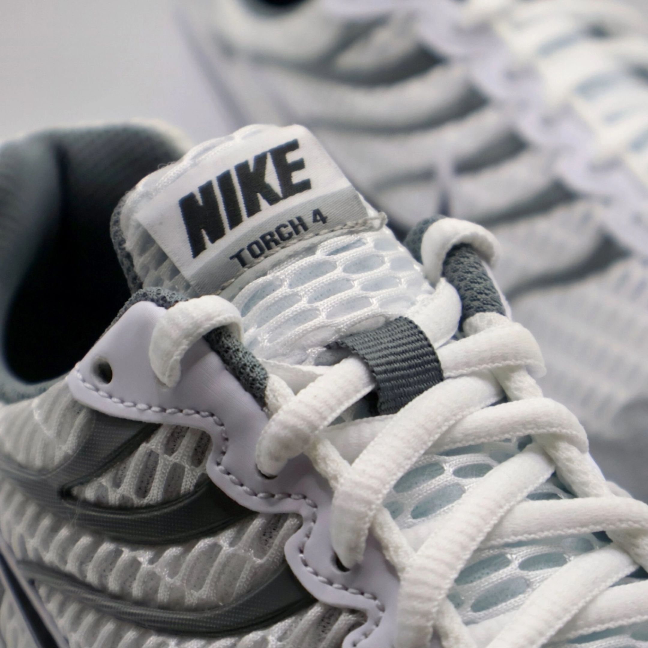 NICEDAY 代購 Nike Air Max Torch 4 白黑 白灰 白 復古 未來 男鞋 慢跑鞋 343846-100