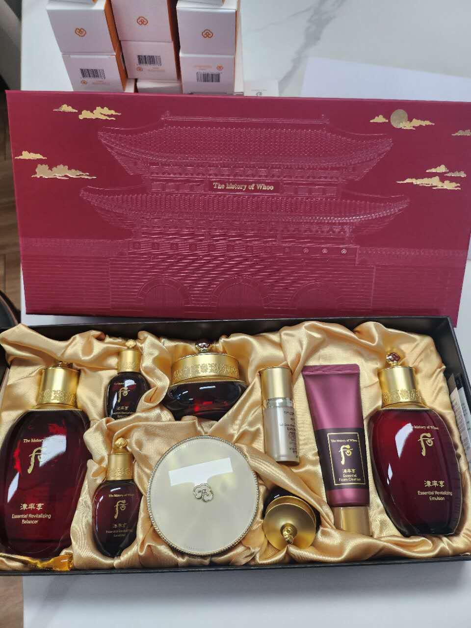 【預購】AKR112609 The Whoo 后 津率享紅華凝香尊享版禮盒