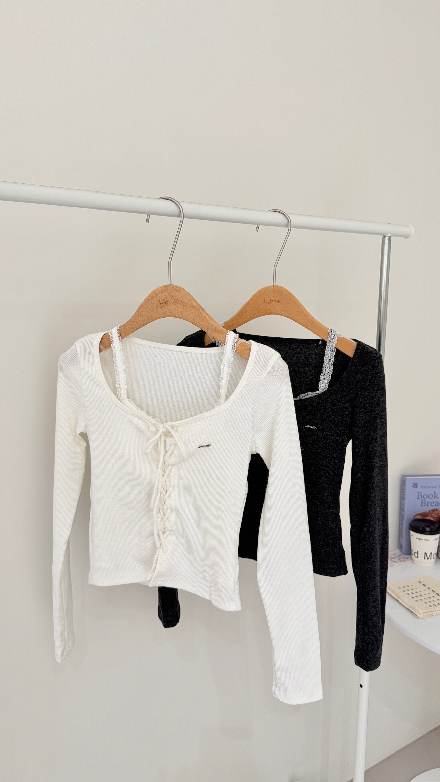 蕾絲假兩件綁帶上衣