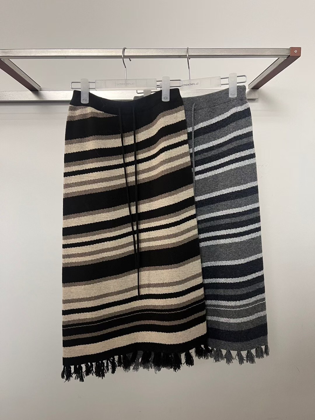 #AC114撞色條紋流蘇裙(墨/咖)