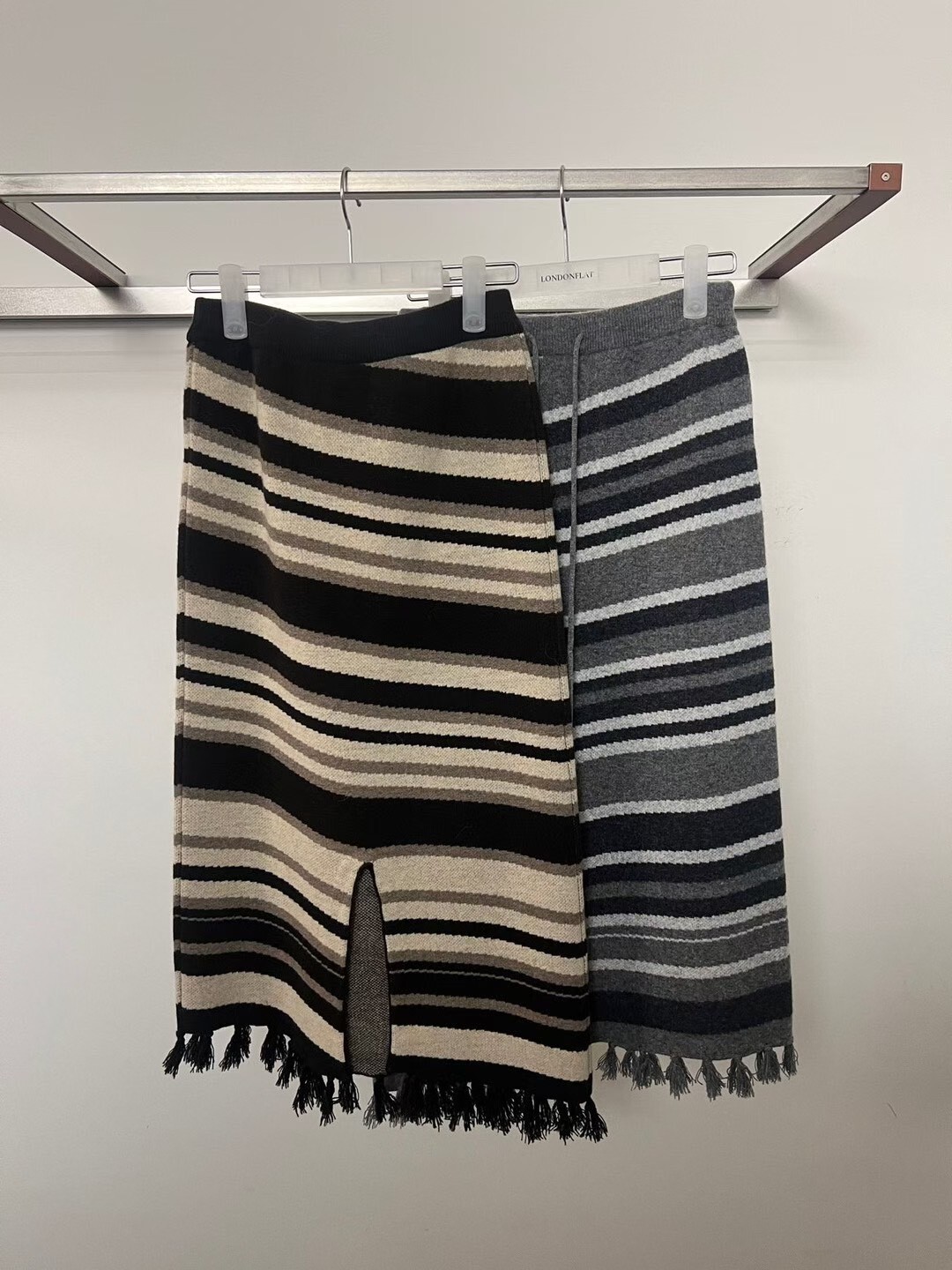 #AC114撞色條紋流蘇裙(墨/咖)