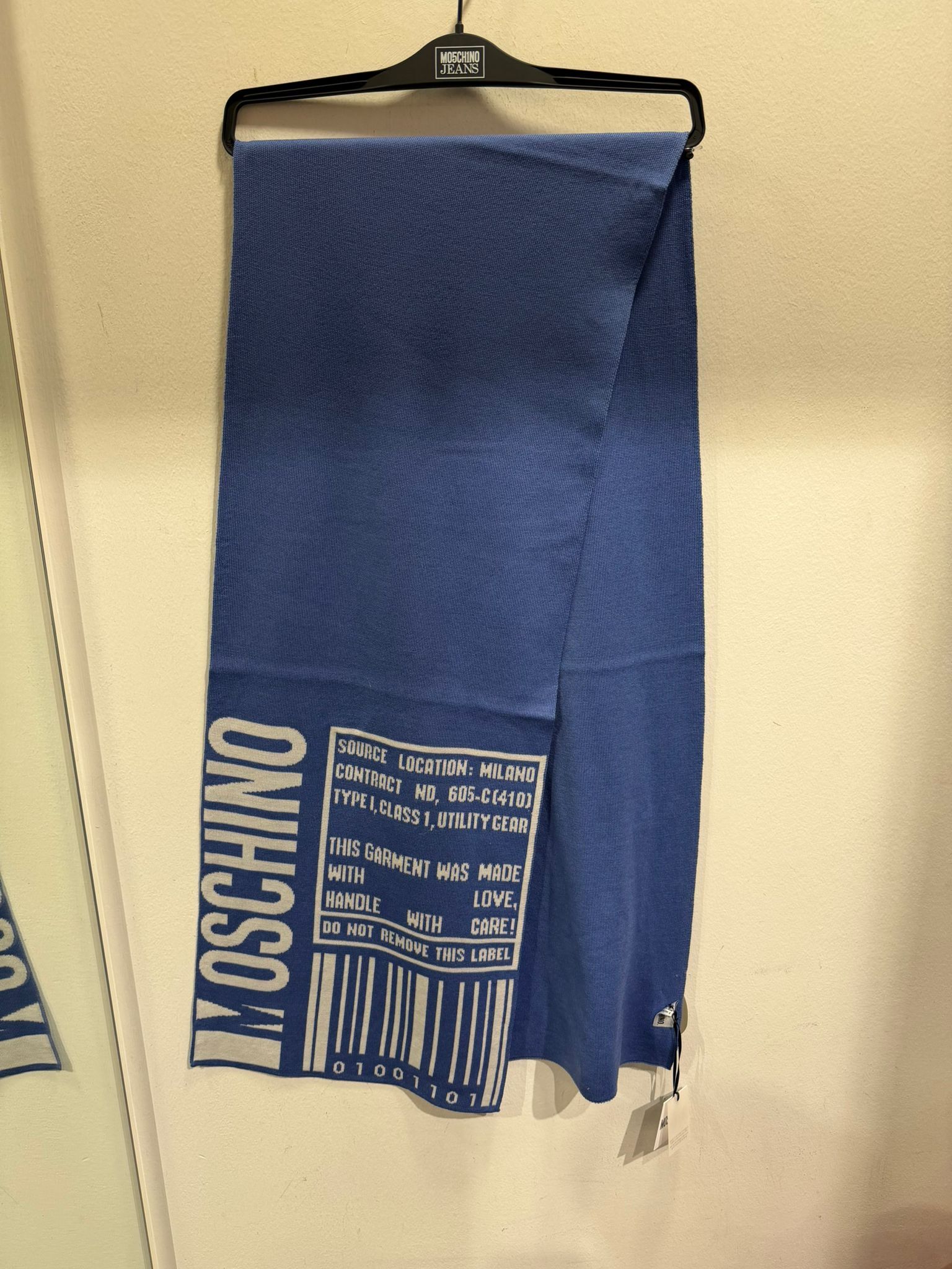 【預購】AE112609 Moschino 標籤款羊毛圍巾