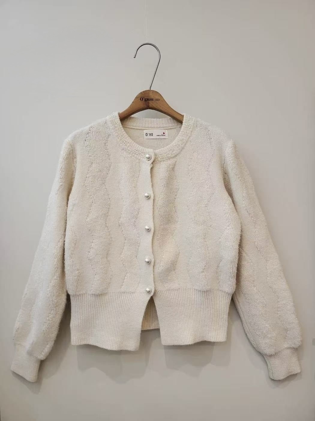 420 正韓珍珠鈕扣串珠領口開衫