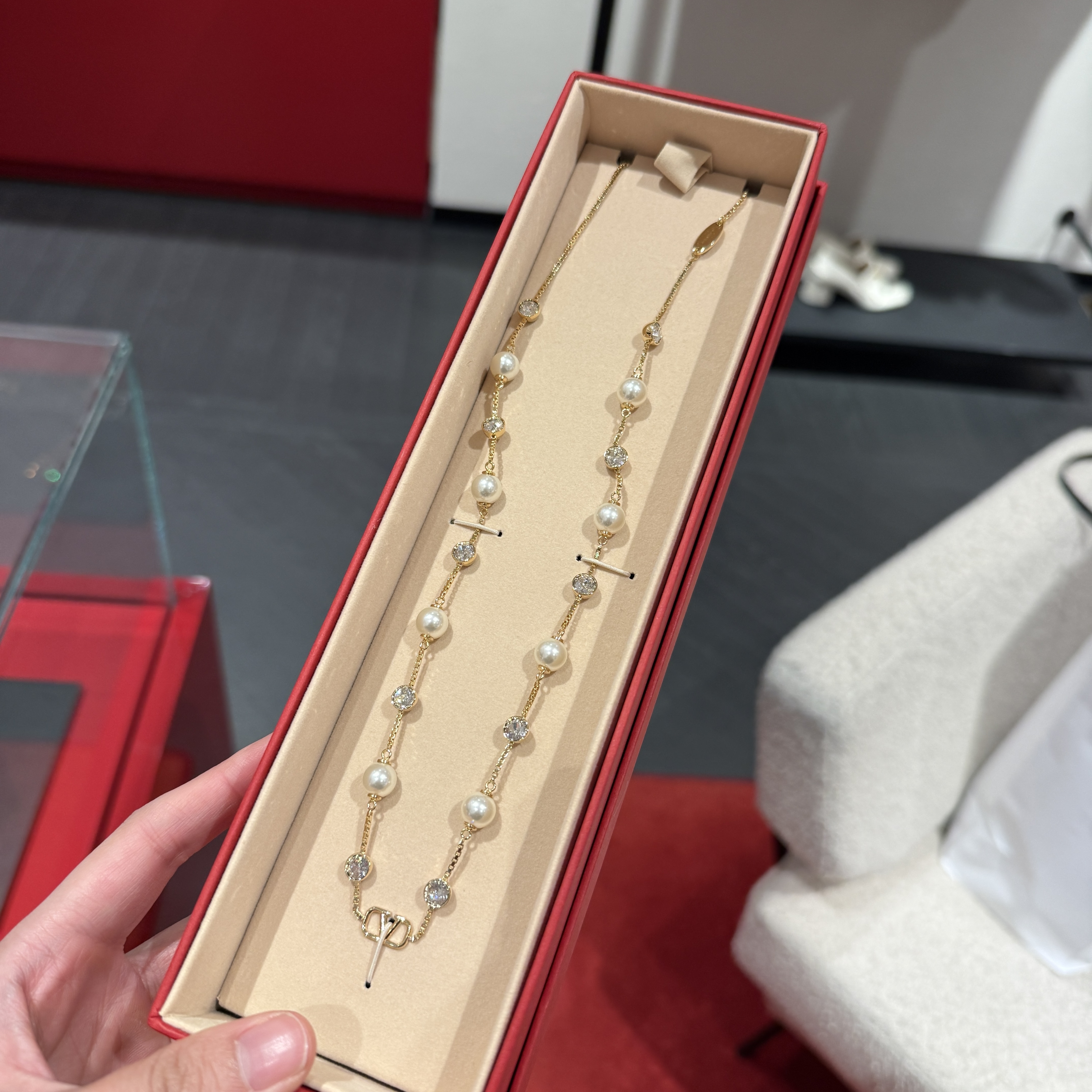 Valentino VLOGO SIGNATURE METAL NECKLACE WITH PEARLS AND SWAROVSKI® CRYSTALS