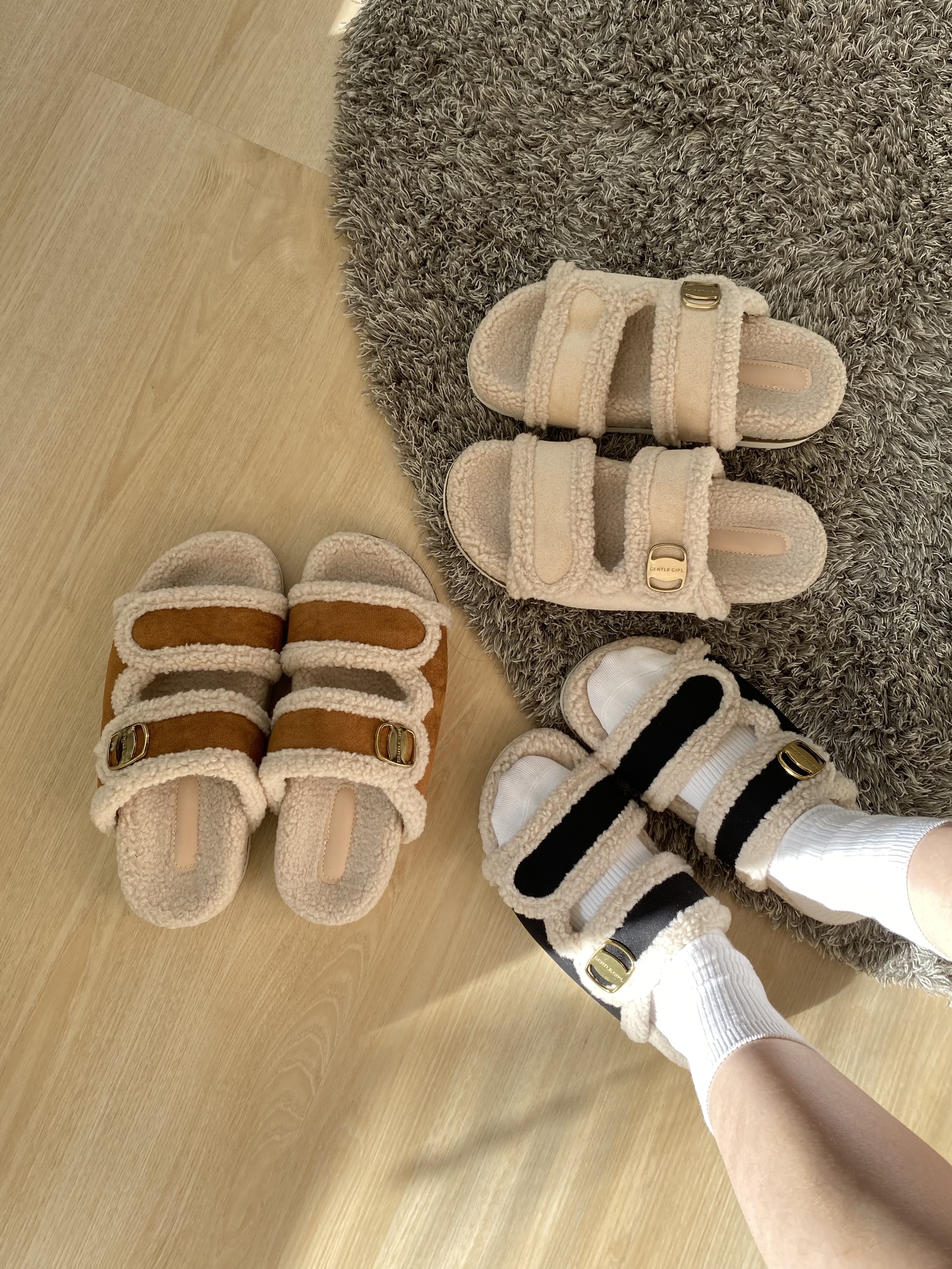 金扣厚底毛毛拖鞋