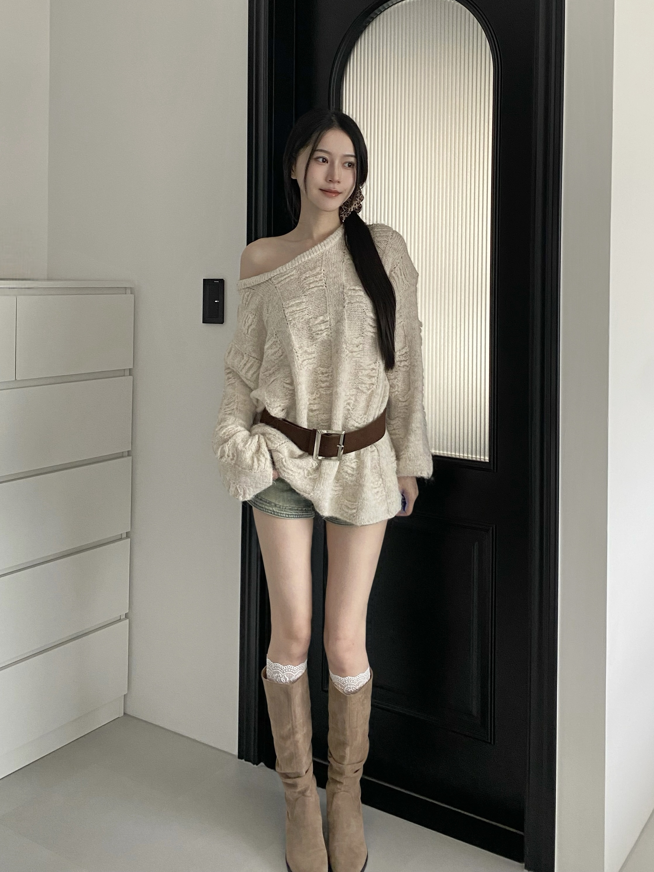 刷破感針織毛衣附皮帶