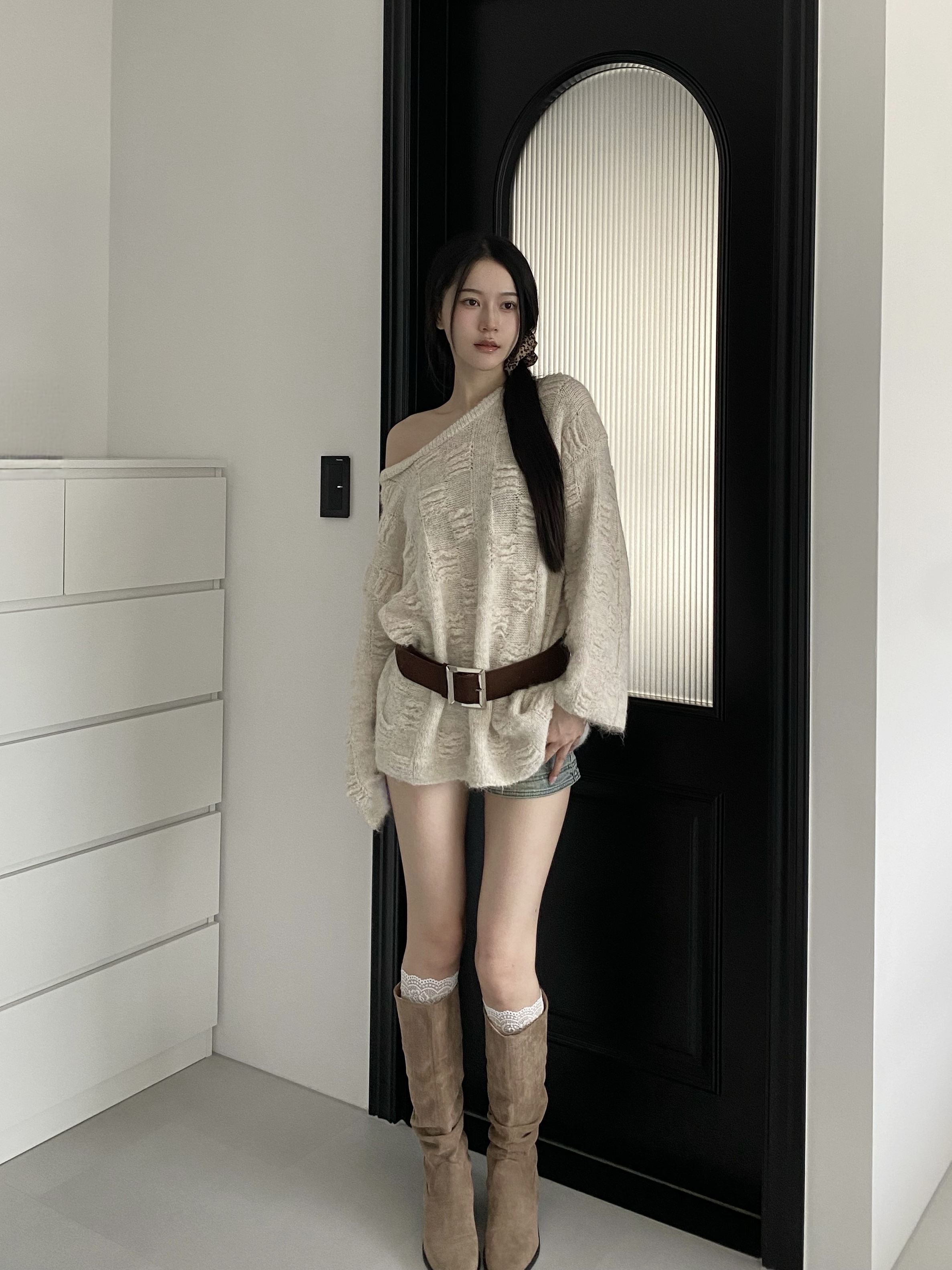 刷破感針織毛衣附皮帶