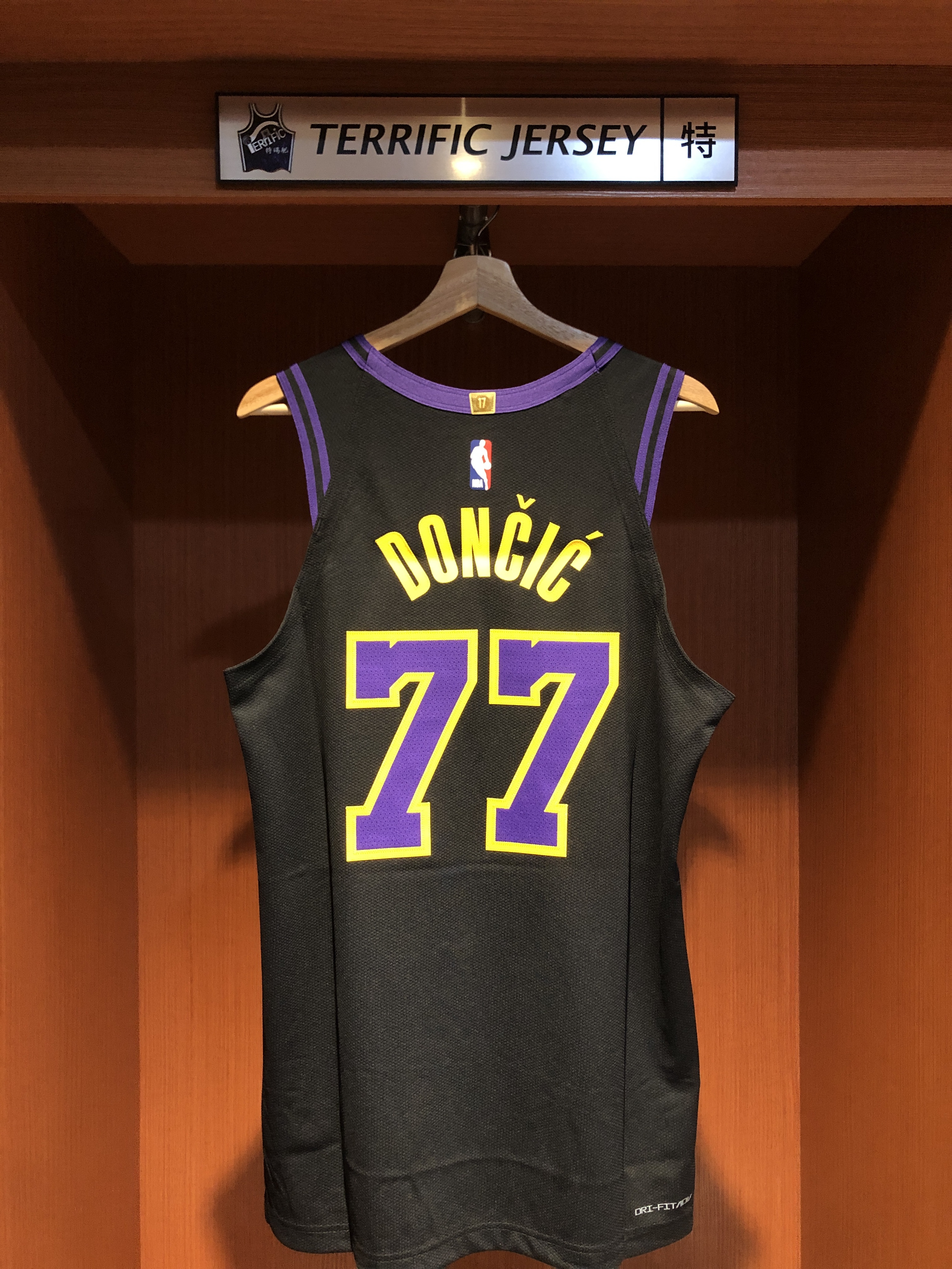 NBA球衣 Luka Doncic 洛杉磯湖人城市 25-26 City Nike Authentic 球員版 電繡 全新