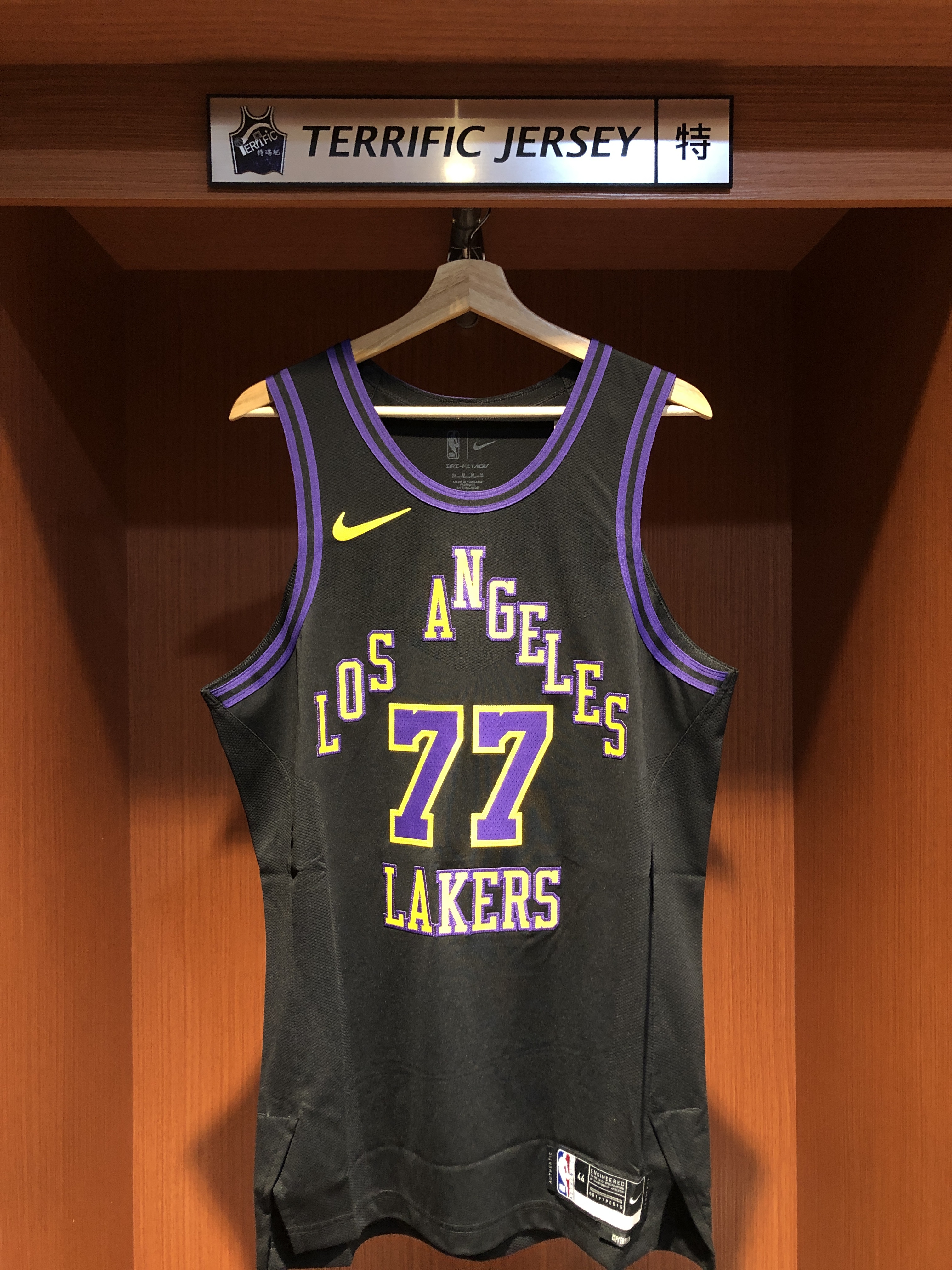 NBA球衣 Luka Doncic 洛杉磯湖人城市 25-26 City Nike Authentic 球員版 電繡 全新