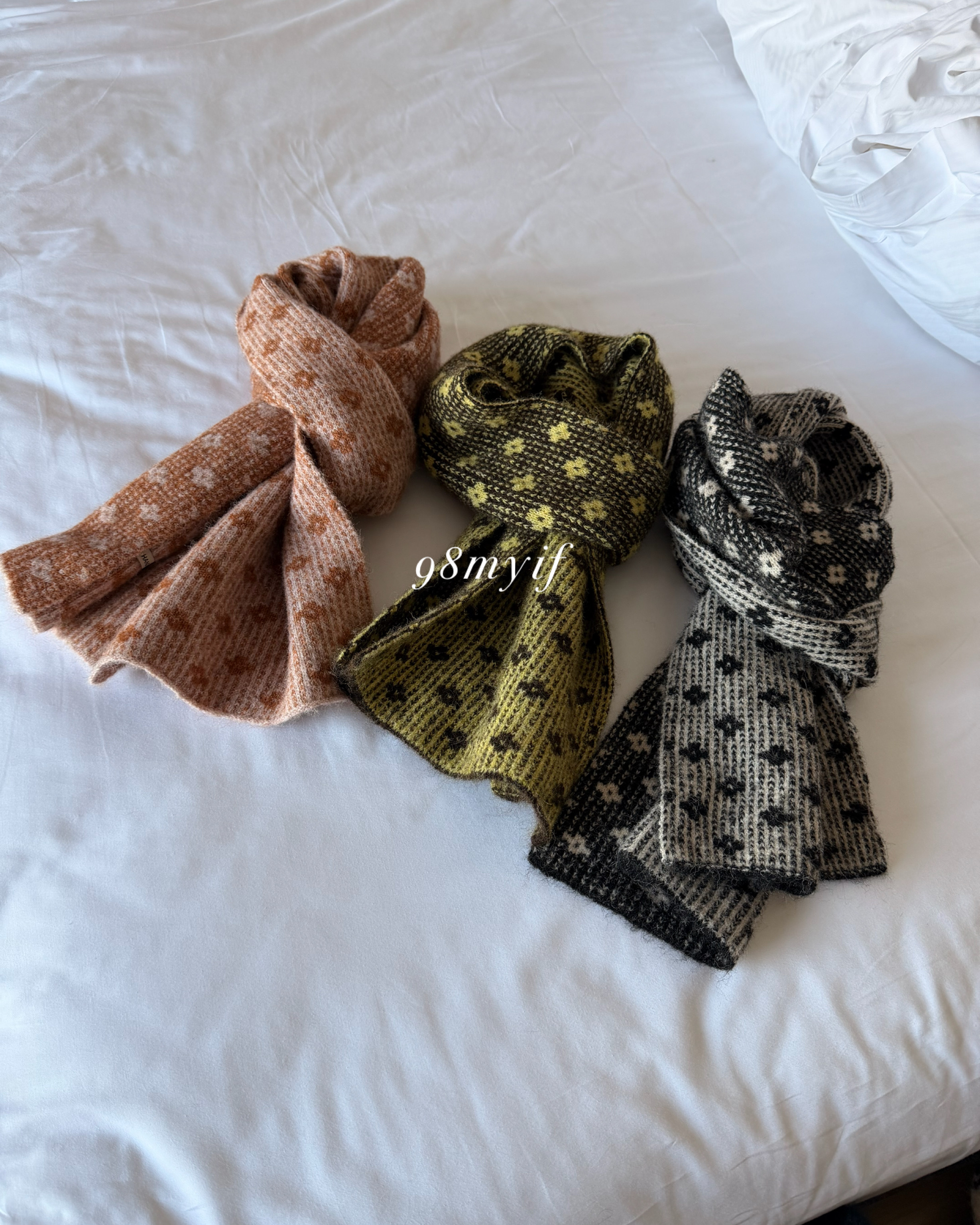 P24 冬日雙面小花朵圍巾 (3colors)現貨