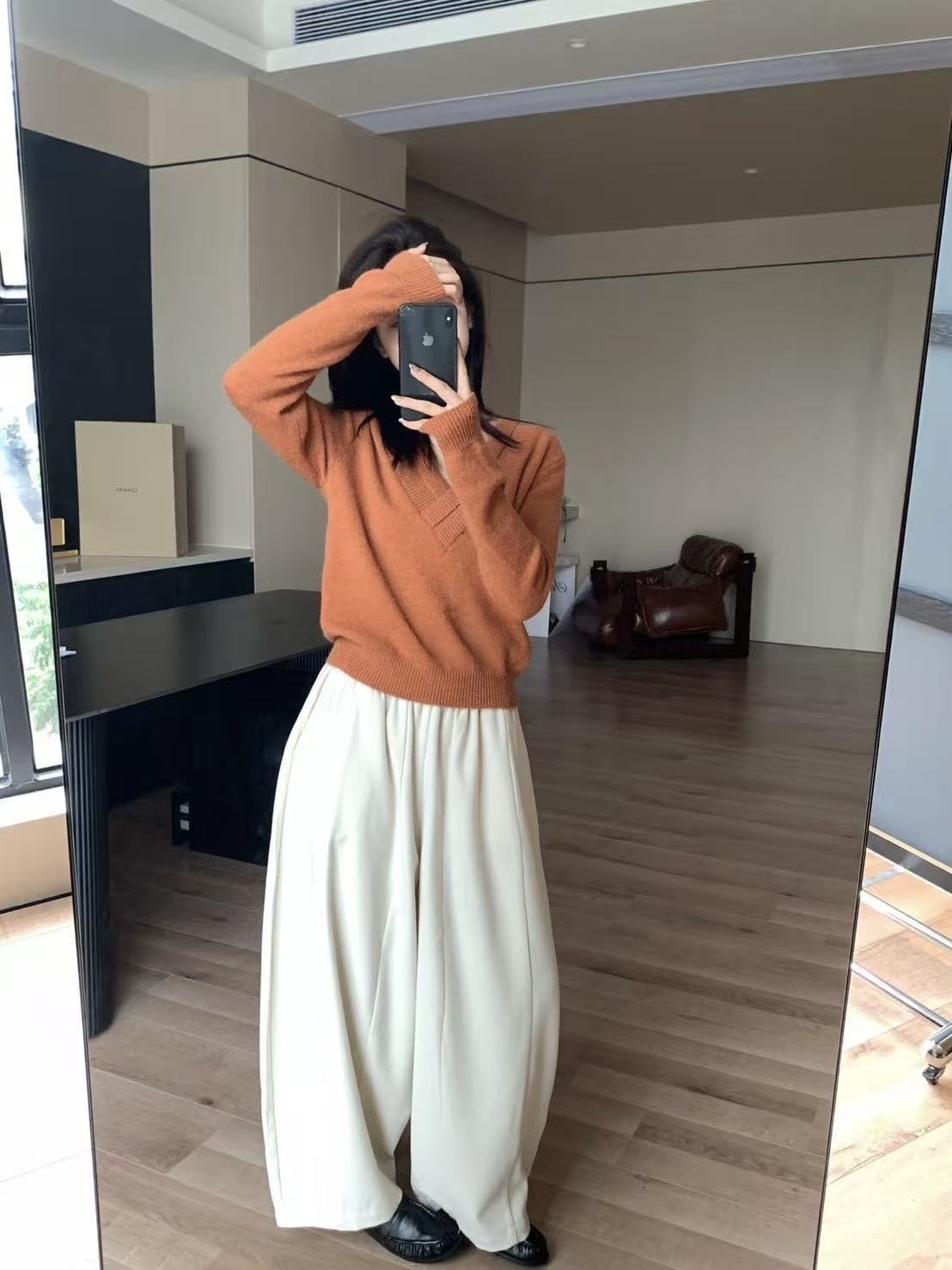 926 質感大V領毛衣