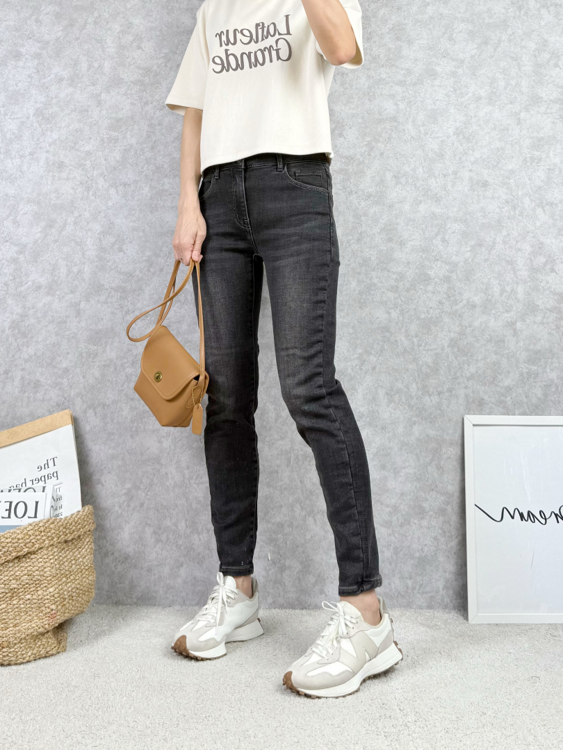 輕柔合身・彈力刷毛顯瘦牛仔褲