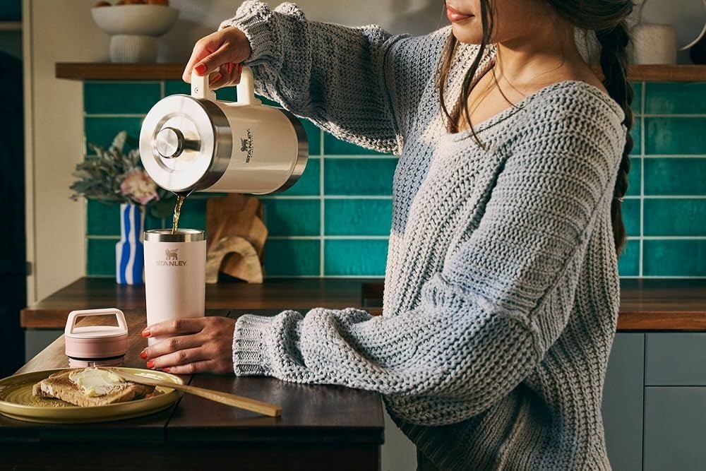 【預購】Stanley  LL112682  To Go Travel Mug 20 oz 白米色（飲茶專用款）