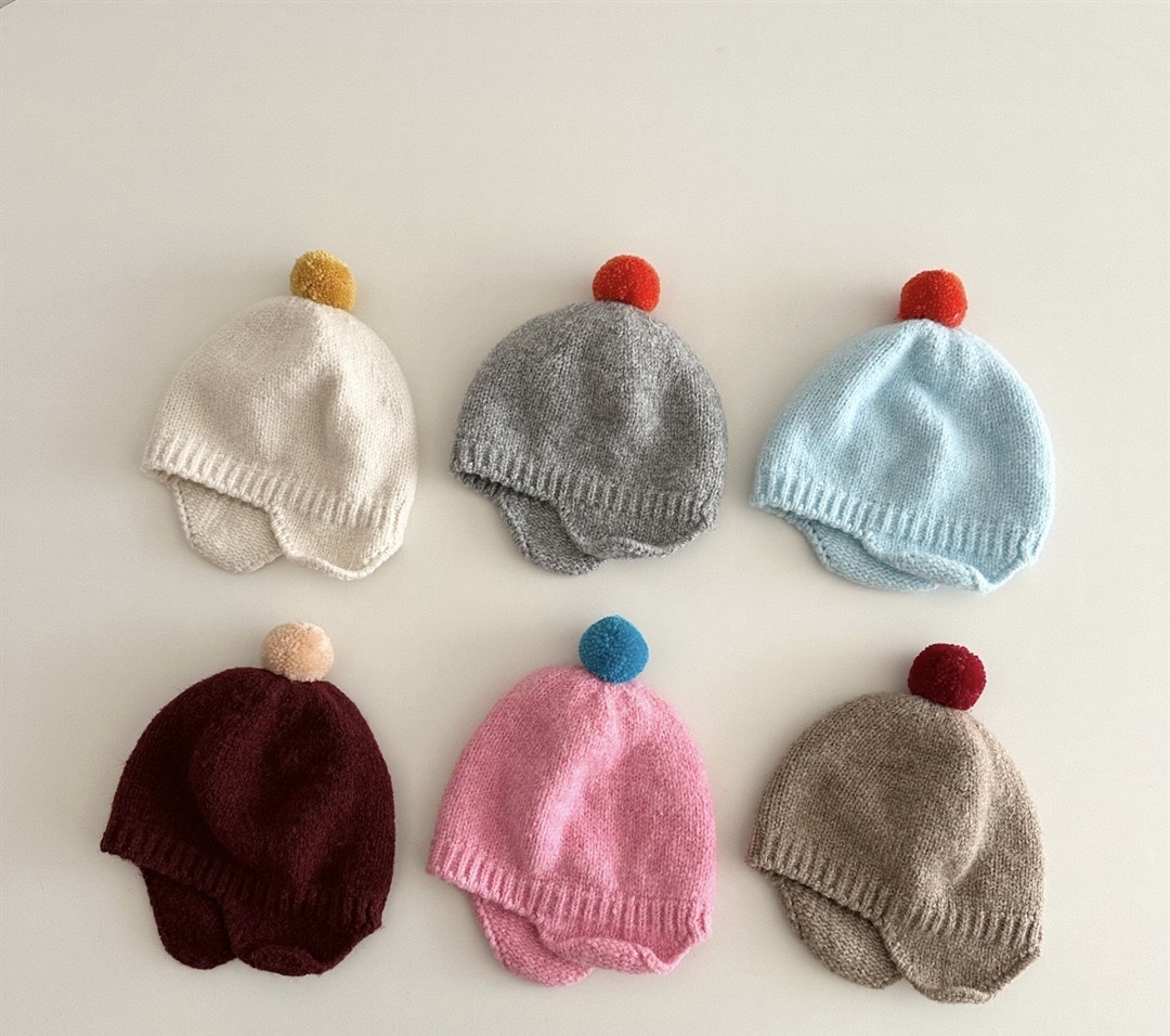 彩色雪球護耳毛帽