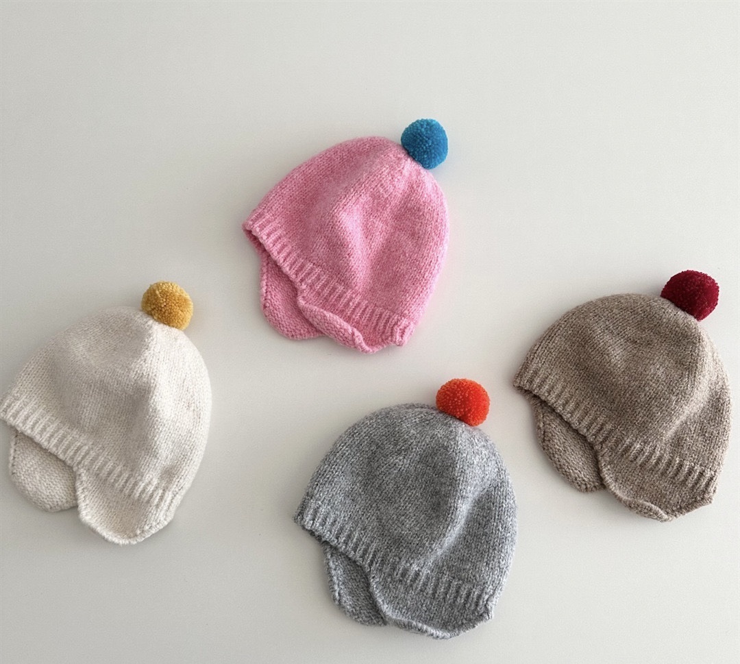 彩色雪球護耳毛帽