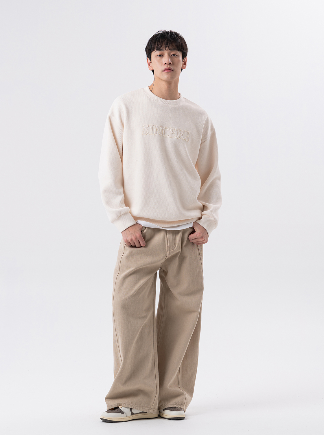 肌理感貼布繡花上衣