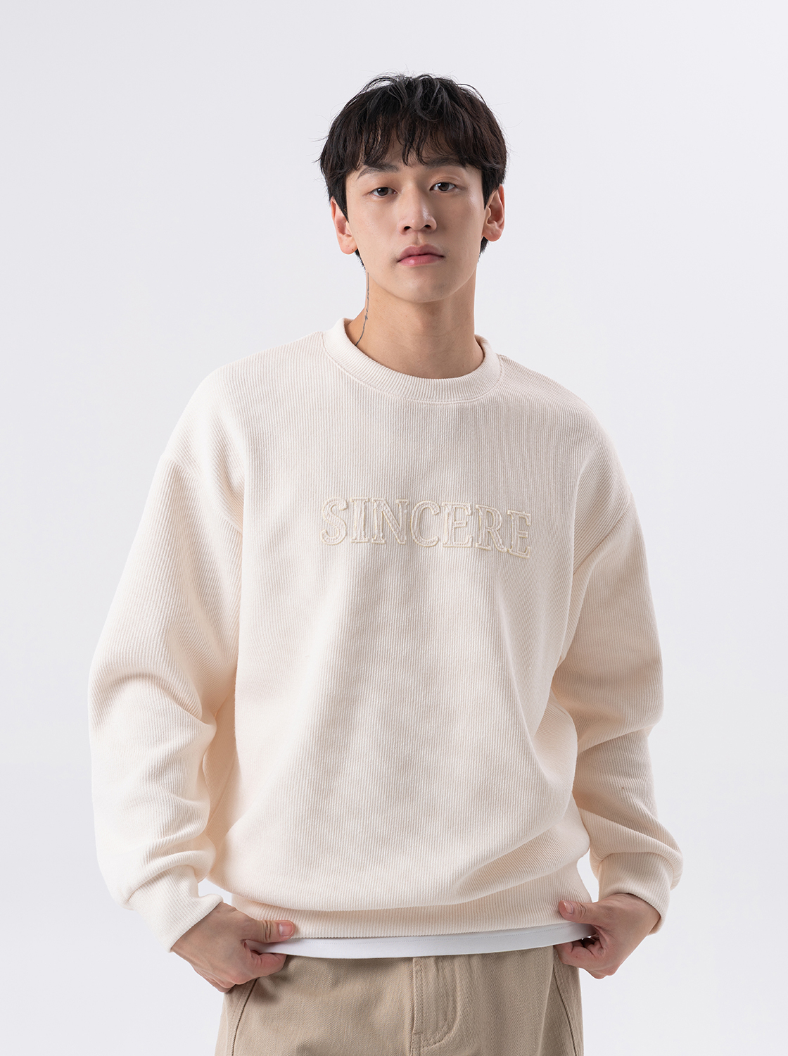 肌理感貼布繡花上衣