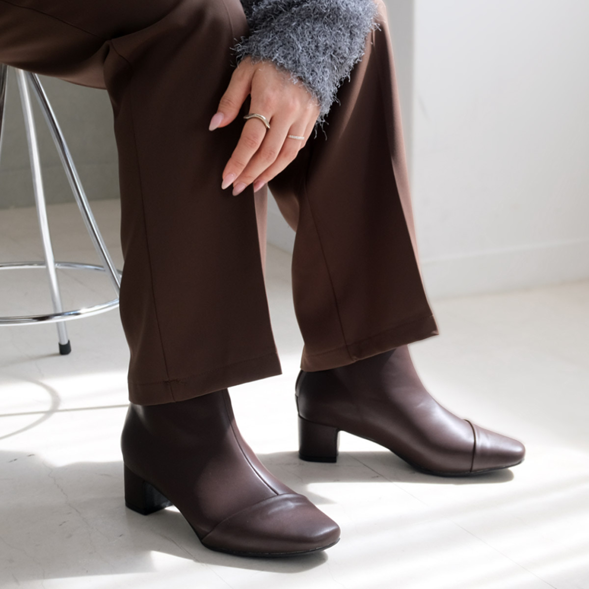 俐落幹練 方頭後拉鍊短靴【MJ4201】